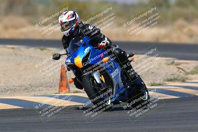 media/Mar-28-2022-Superbike Trackdays (Mon) [[b8603d0f67]]/Open Track Time/Turn 7/